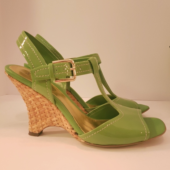 Franco Sarto designer wedge heels lime green with gold buckle Size 9.5 regular - Picture 4 of 12